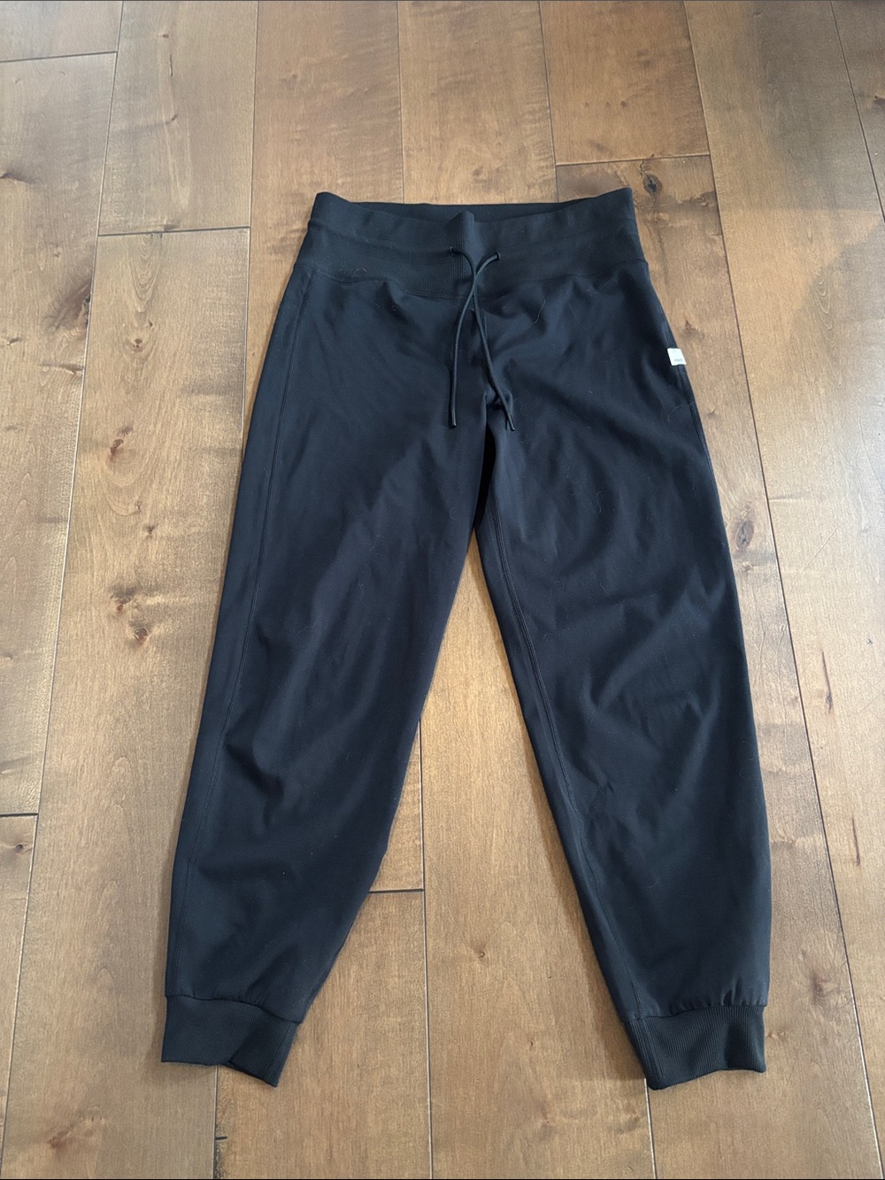 Women’s Vuori Daily 7/8 High Waist Black joggers, size M